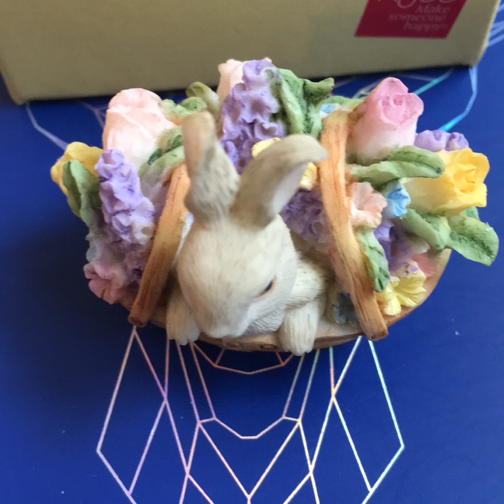 NWOT Vintage 1990s Russ handpainted bunny figurine - Picture 2 of 5